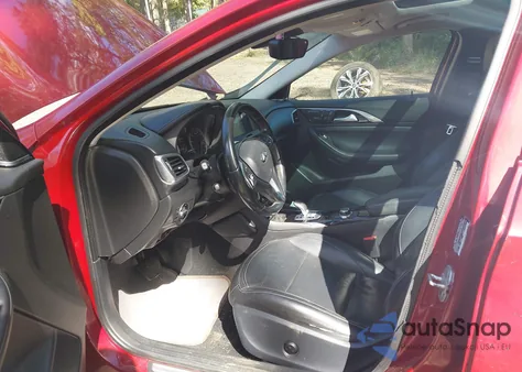 2017 Infiniti Qx30 Premium z USA, uszkodzony, nr VIN SJKCH5CR1HA016630